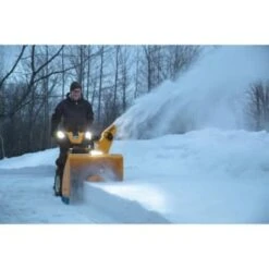 Cub Cadet 3x Hd 30" 420cc Three-Stage Gas Snow Blower With Electric Start 18 Cub Cadet 3x Hd 30" 420cc Three-Stage Gas Snow Blower With Electric Start -Snow Gear Shop 216720 DetailedProductView7 Lg